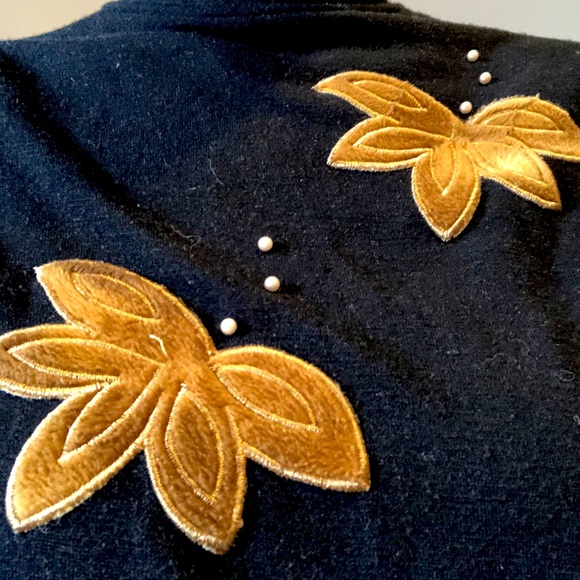 Pearl and floral appliqué black mock neck - Picture 3 of 3